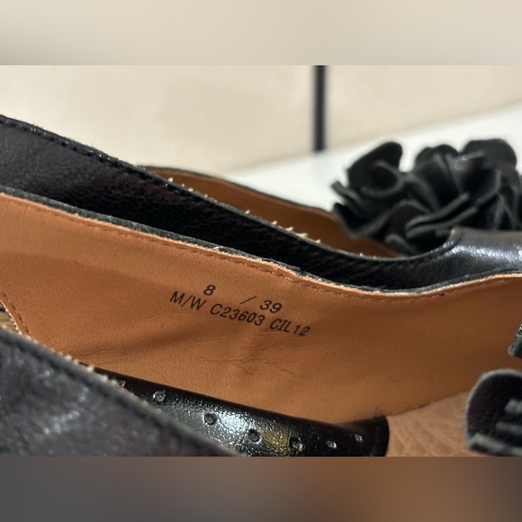 Born BOC Black Leather Floral Peep Toe Slingback Woven Wedge Heel Sandals 8 - Picture 2 of 8